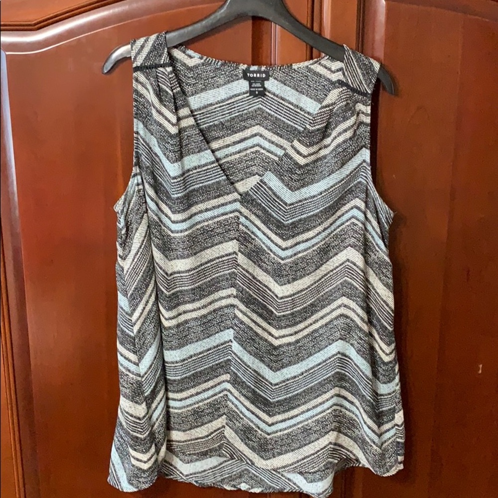 Torrid V-Tank